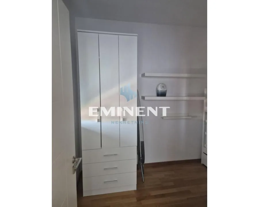 Izdavanje, dvosoban stan, 53m², Kluz, Zvezdara Sve Podlokacije