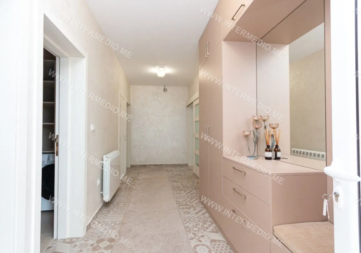 Prodaja, kuća, 220m², Zelenika, Herceg Novi