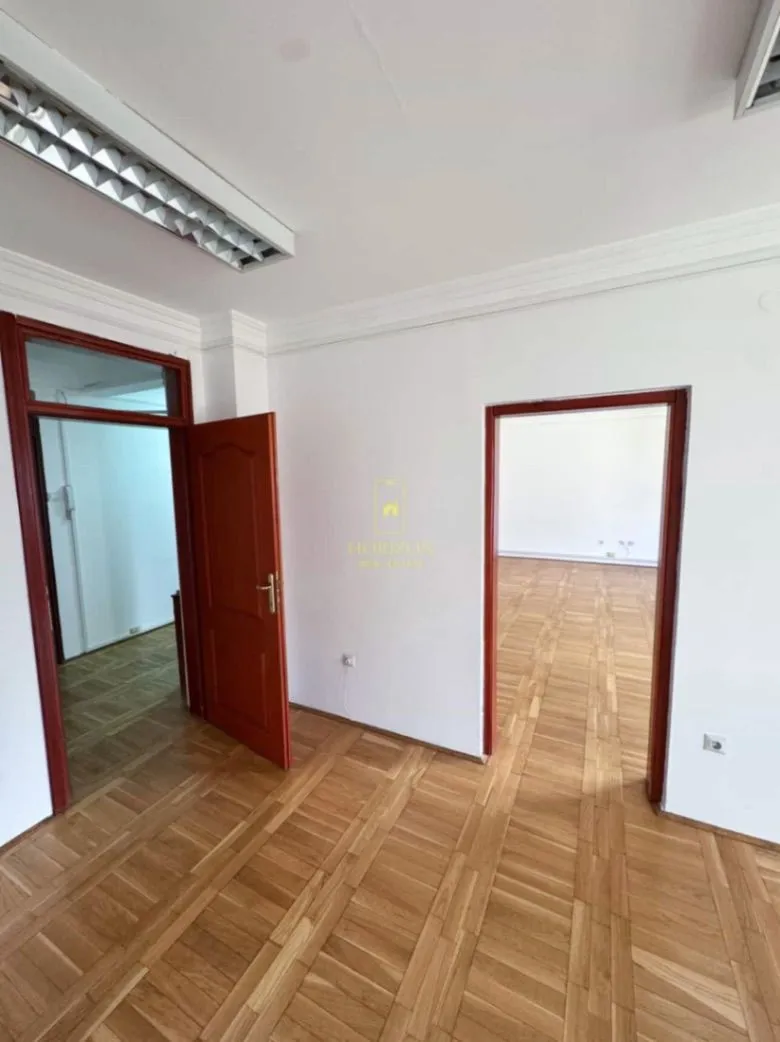 Izdavanje, poslovni prostor, 92m², Preko Morače, Podgorica
