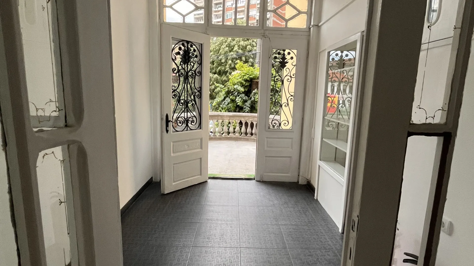 Izdavanje, poslovni prostor, 100m², Centar, Leskovac