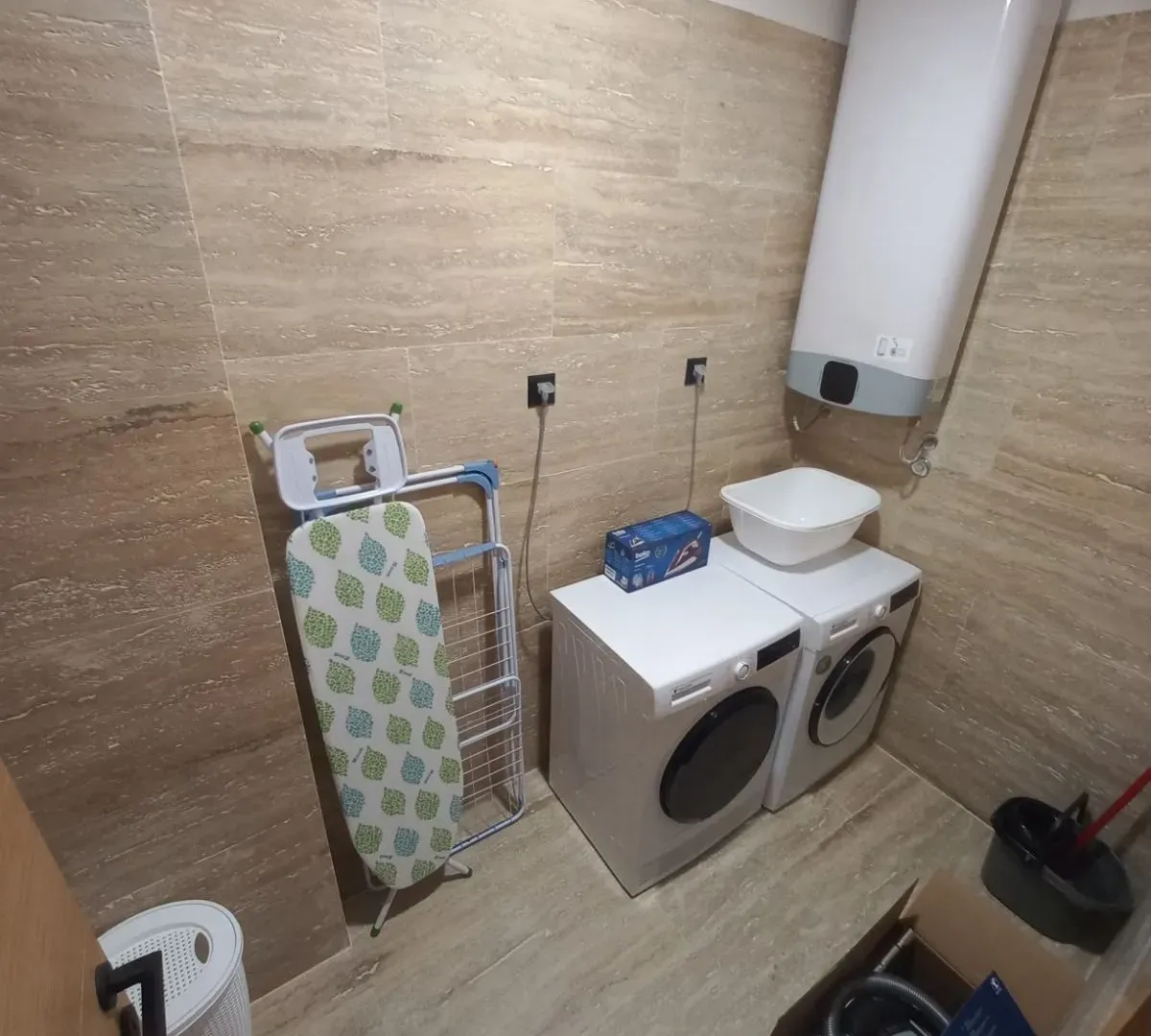 Rent, three bedroom apartment, 101m², Kod Capital Plaze, Podgorica