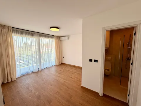 Rent, house, 225m², Gornja Gorica, Podgorica - image 7
