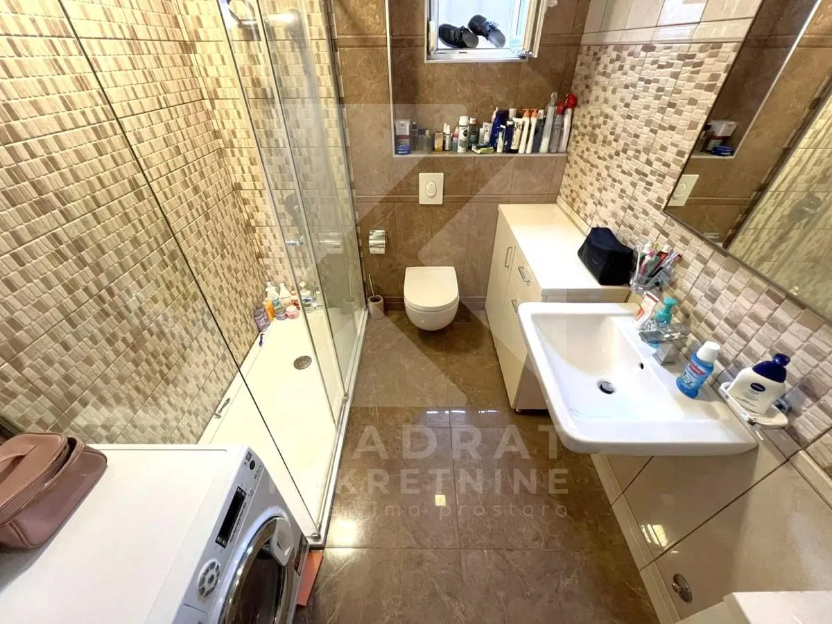 Prodaja, trosoban stan, 100m², 1 maj, Podgorica
