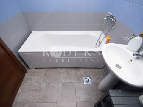 Izdavanje, dvosoban stan, 99m², Tuški Put, Podgorica - image 7