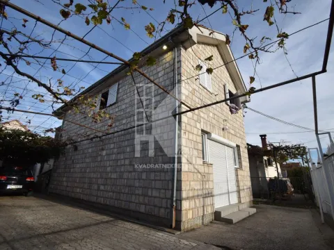 Sale, house, 230m², Masline, Podgorica