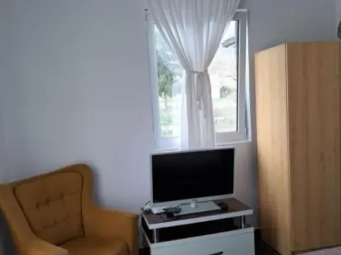 Izdavanje, kuća, 80m², Grahovo, Nikšić - image 7