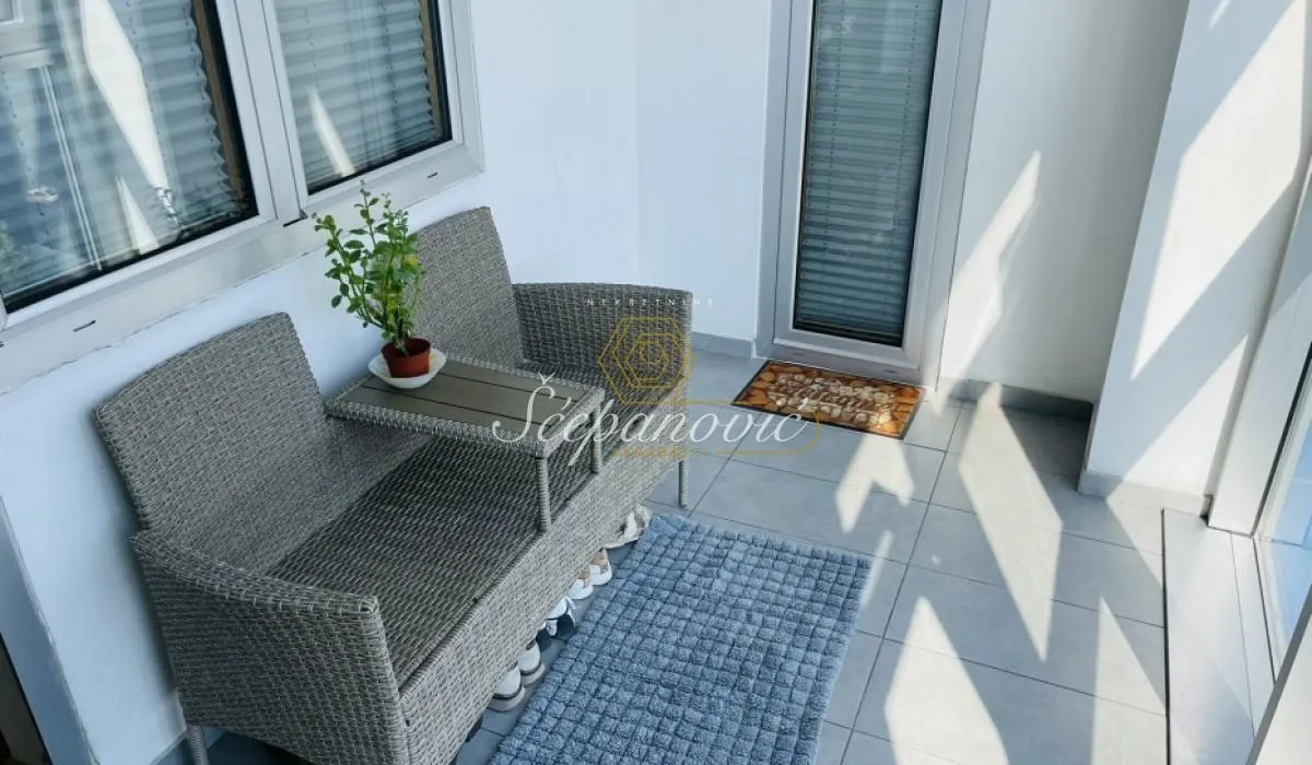 Prodaja, četvorosoban stan, 134m², Bulevar Oslobodjenja, Novi Sad Sve Podlokacije