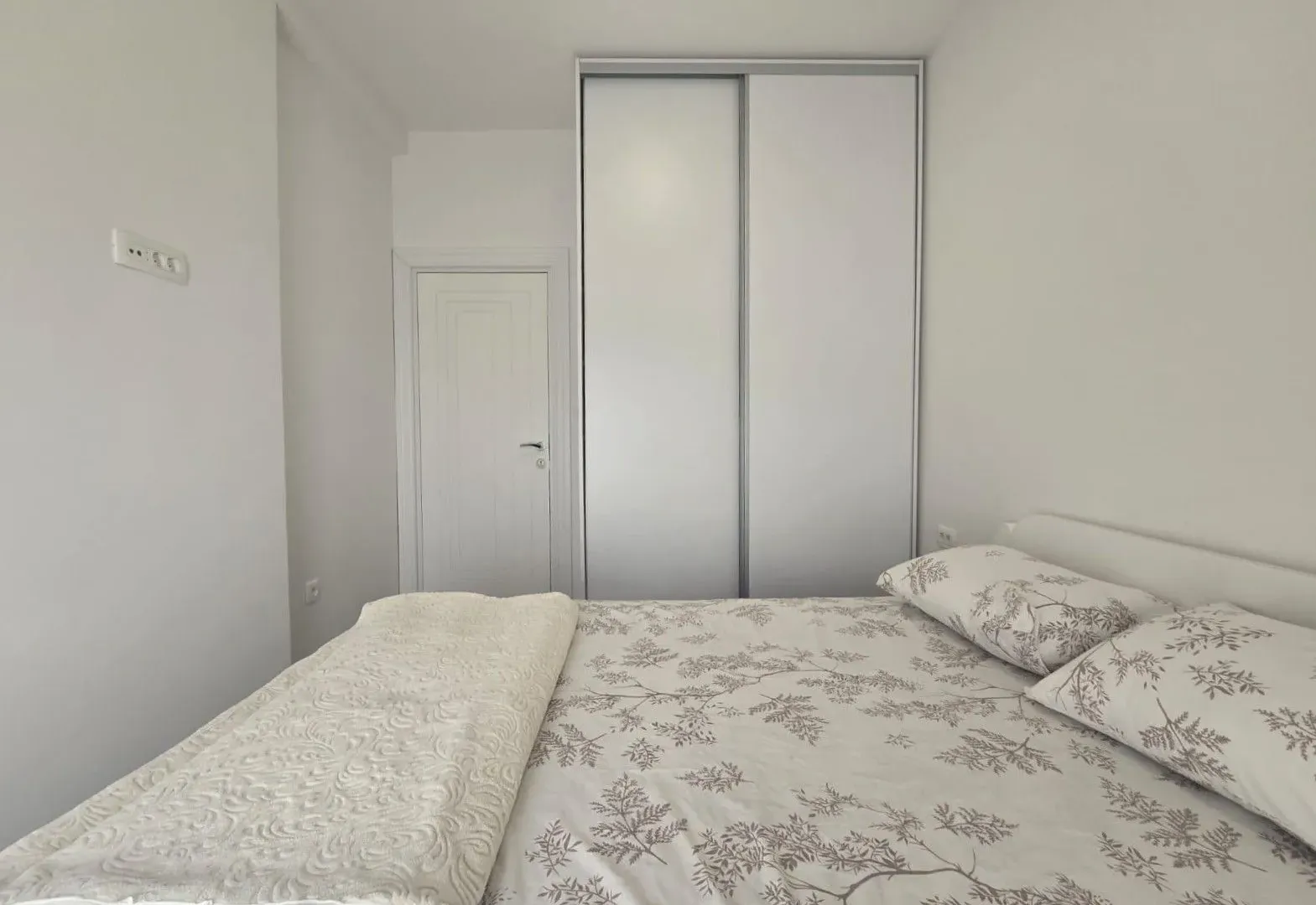 Izdavanje, jednosoban stan, 44m², Central Point, Podgorica