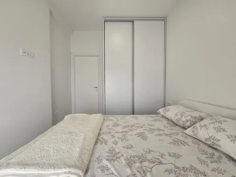 Rent, one bedroom apartment, 44m², Central Point, Podgorica - image 10