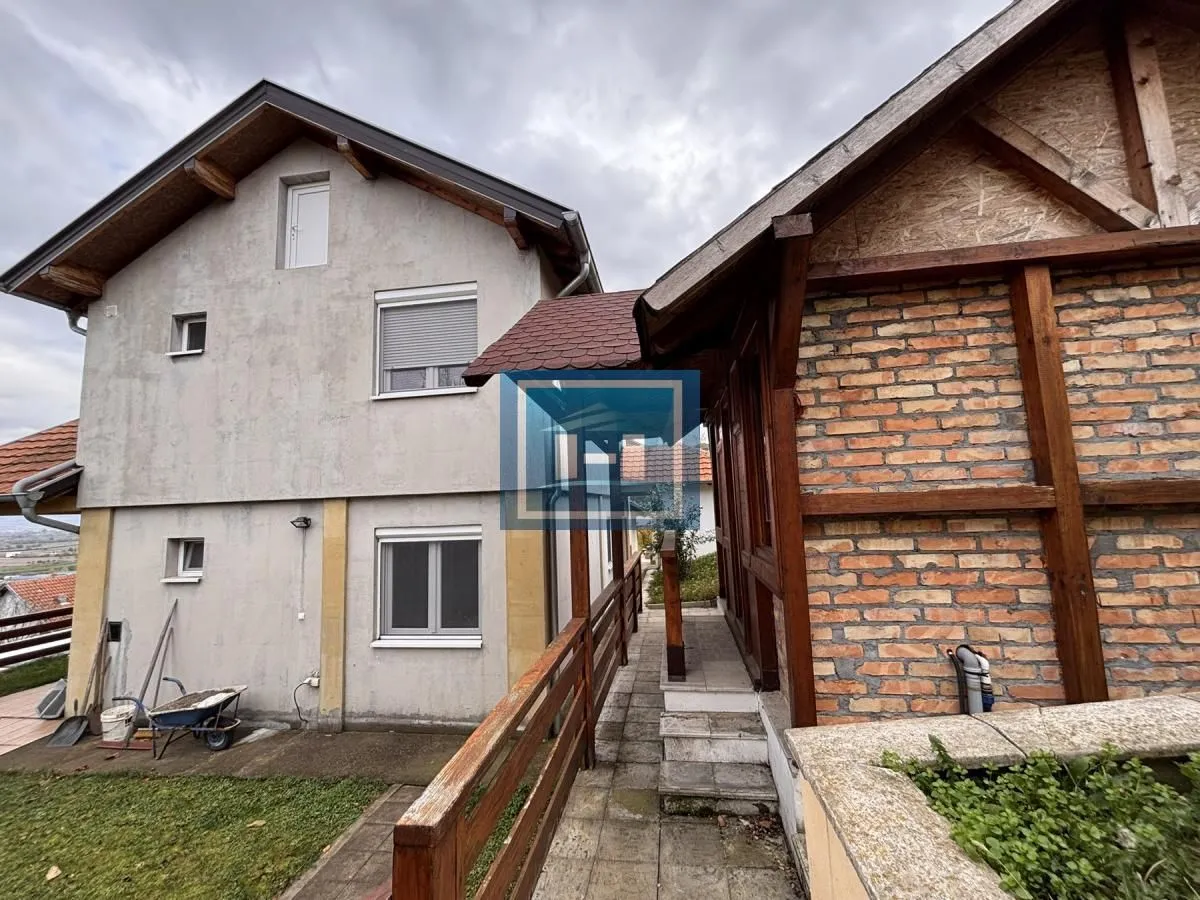 Prodaja, kuća, 220m², Đurđevo brdo, Jagodina