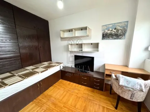 Izdavanje, dvosoban stan, 45m², Blok 5, Podgorica - image 12