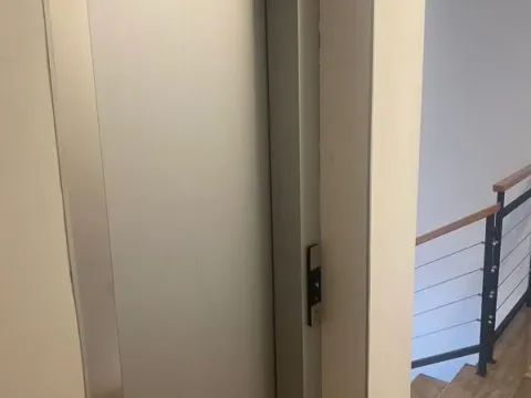 Izdavanje, četvorosoban stan, 120m², Momišići, Podgorica - image 12