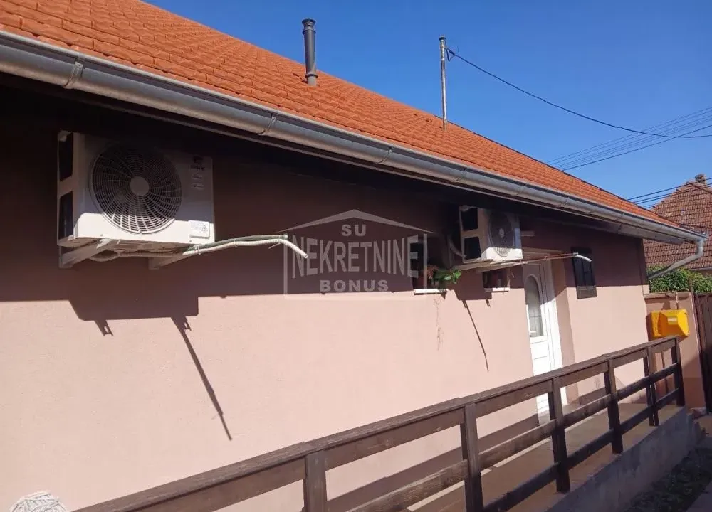 Prodaja, kuća, 209m², Bajnat, Subotica