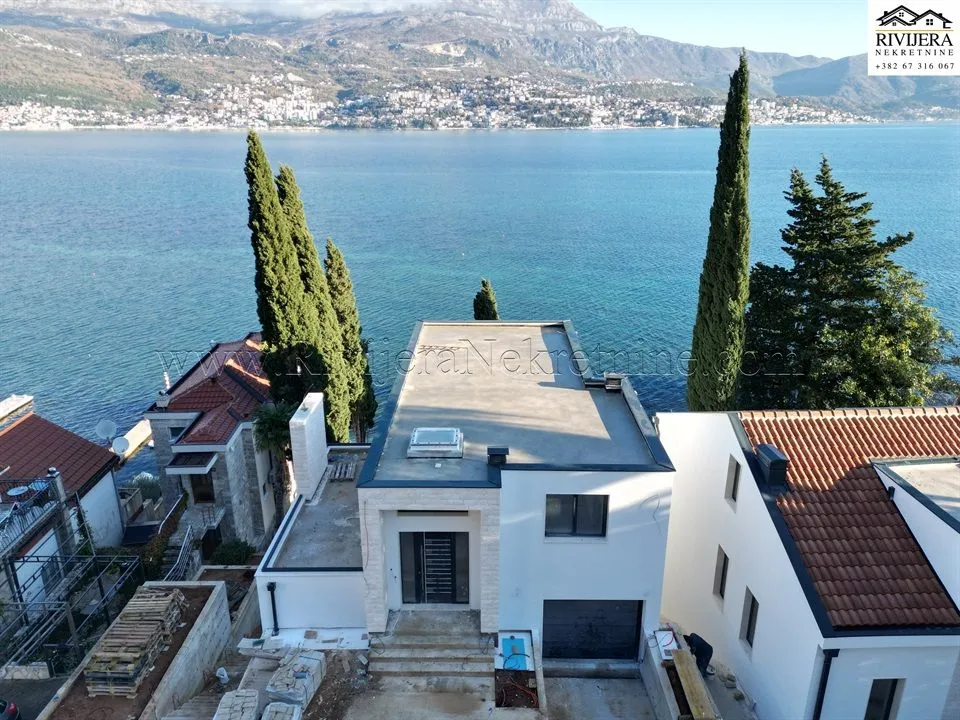 Prodaja, kuća, 430m², Njivice, Herceg Novi