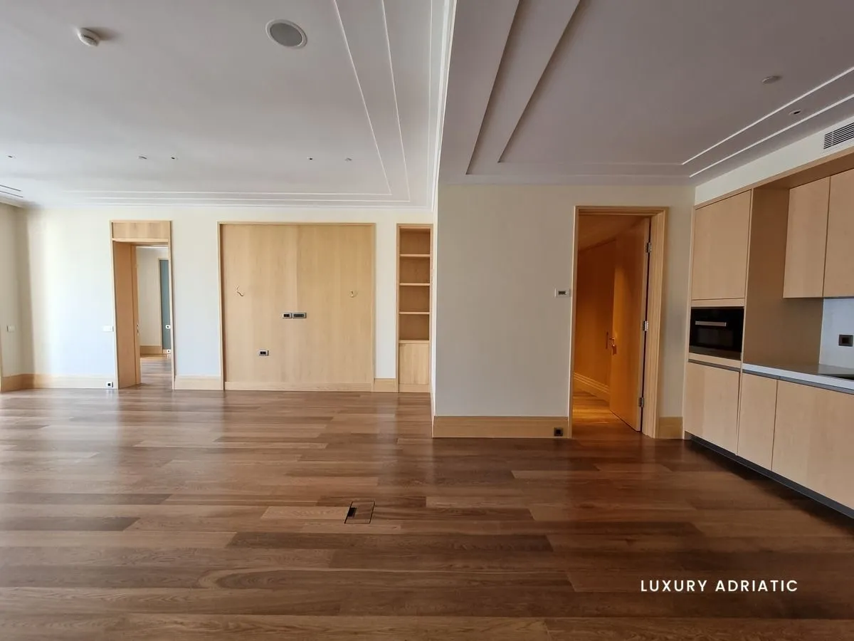Sale, two bedroom apartment, 187m², Tivat, Crna Gora