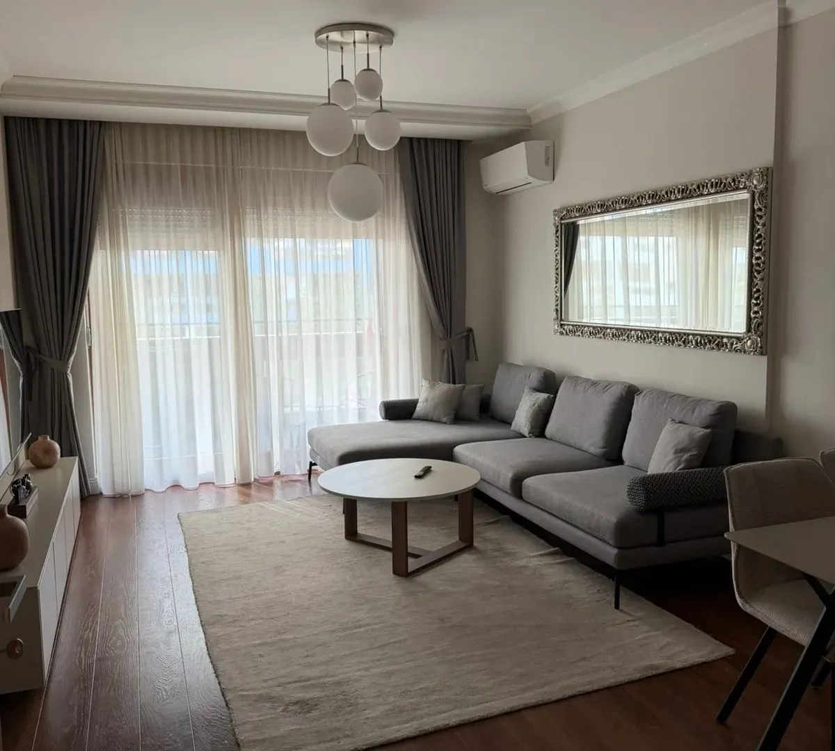 Izdavanje, jednosoban stan, 52m², Master Kvart, Podgorica