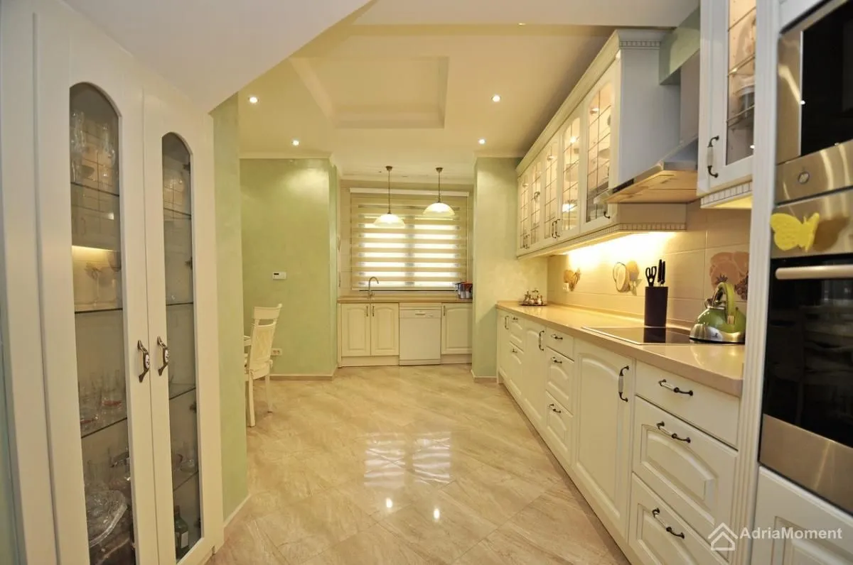 Sale, house, 222m², Donja Lastva, Tivat