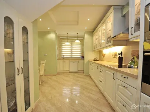 Sale, house, 222m², Donja Lastva, Tivat - image 3