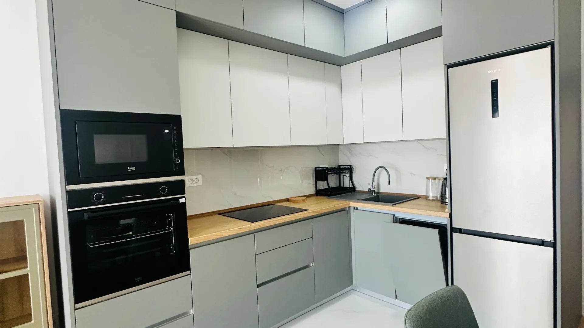 Izdavanje, dvosoban stan, 65m², Rozino, Budva