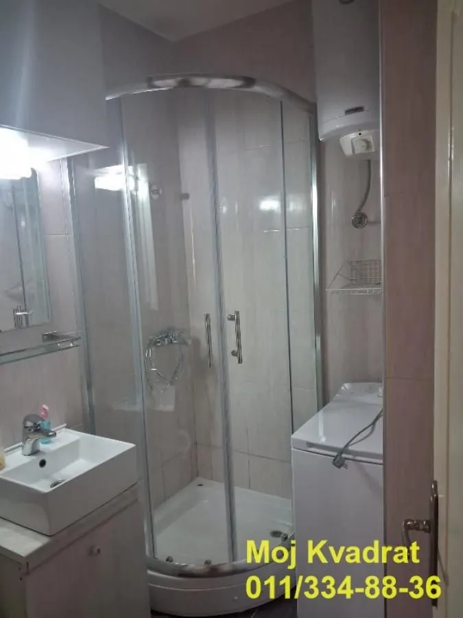 Izdavanje, dvosoban stan, 52m², Karaburma, Palilula Sve Podlokacije