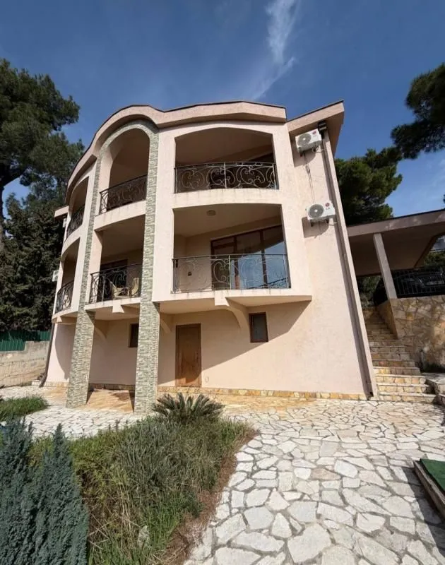Sale, house, 241m², Šušanj, Bar