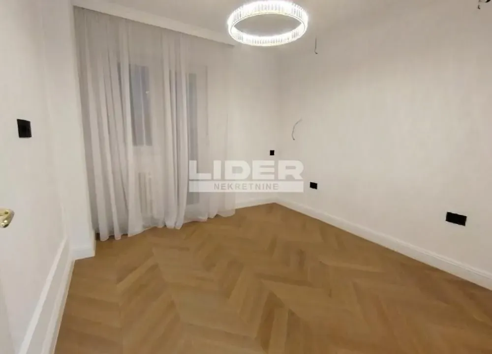 Sale, two bedroom apartment, 43m², Južni Bulevar, Vračar Sve Podlokacije