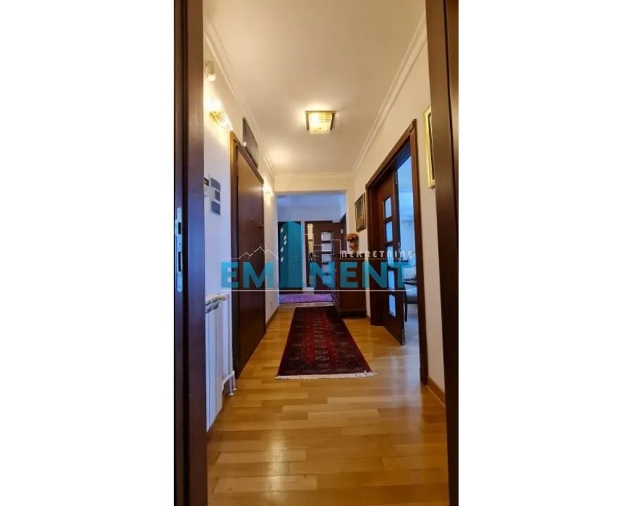 Sale, house, 360m², Bezanijska Kosa 2, Bežanijska Kosa Sve Podlokacije