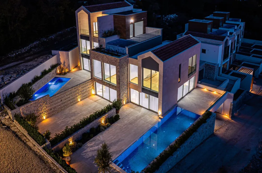 Sale, three bedroom apartment, 246m², Tivat, Crna Gora