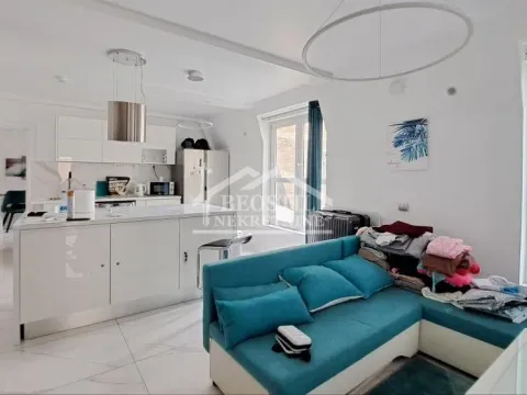 Prodaja, četvorosoban stan, 119m², Stari Grad, Beograd - image 1