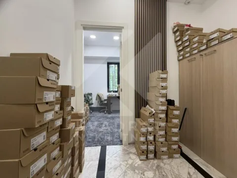 Izdavanje, poslovni prostor, 67m², Centar, Podgorica - image 8