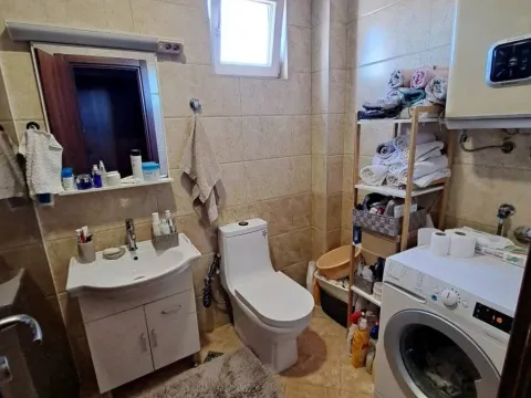 Sale, two bedroom apartment, 69m², Zabjelo, Podgorica - image 11