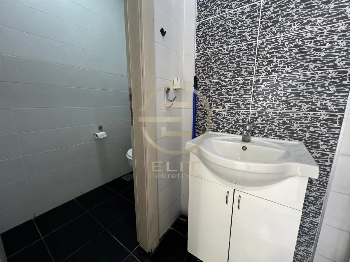 Rent, office space, 229m², Grbavica, Novi Sad Sve Podlokacije