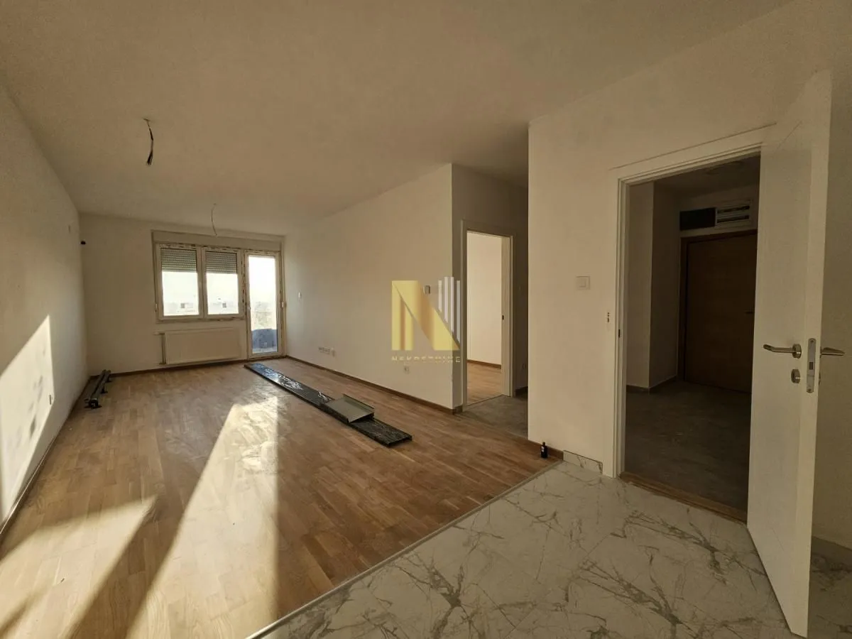 Prodaja, četvorosoban stan, 94m², Avijatičarsko naselje, Novi Sad Sve Podlokacije