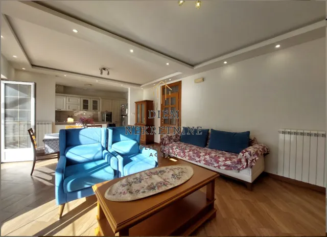 Rent, three bedroom apartment, 130m², Dobrota, Kotor
