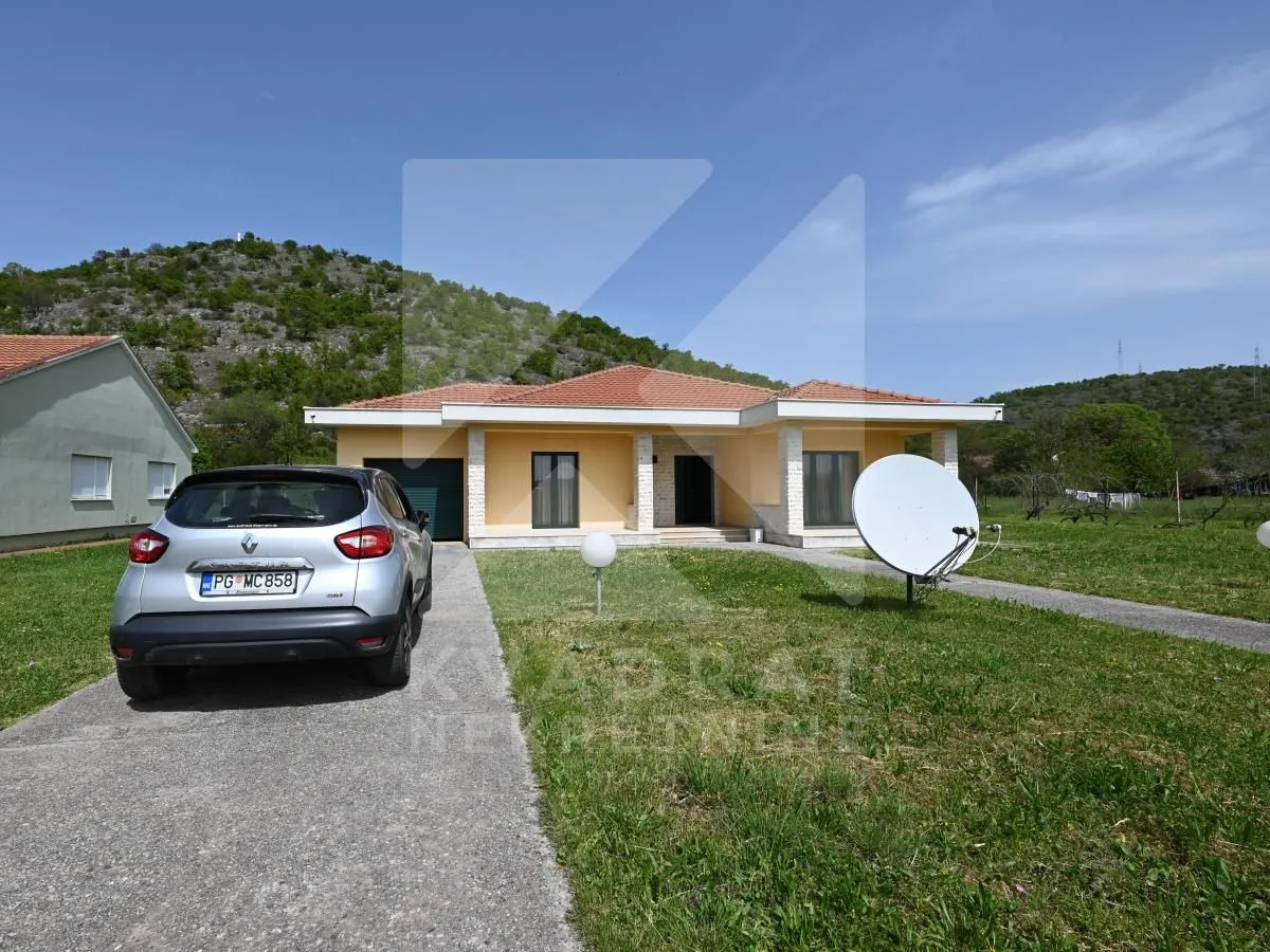 Sale, house, 200m², Rogami, Podgorica