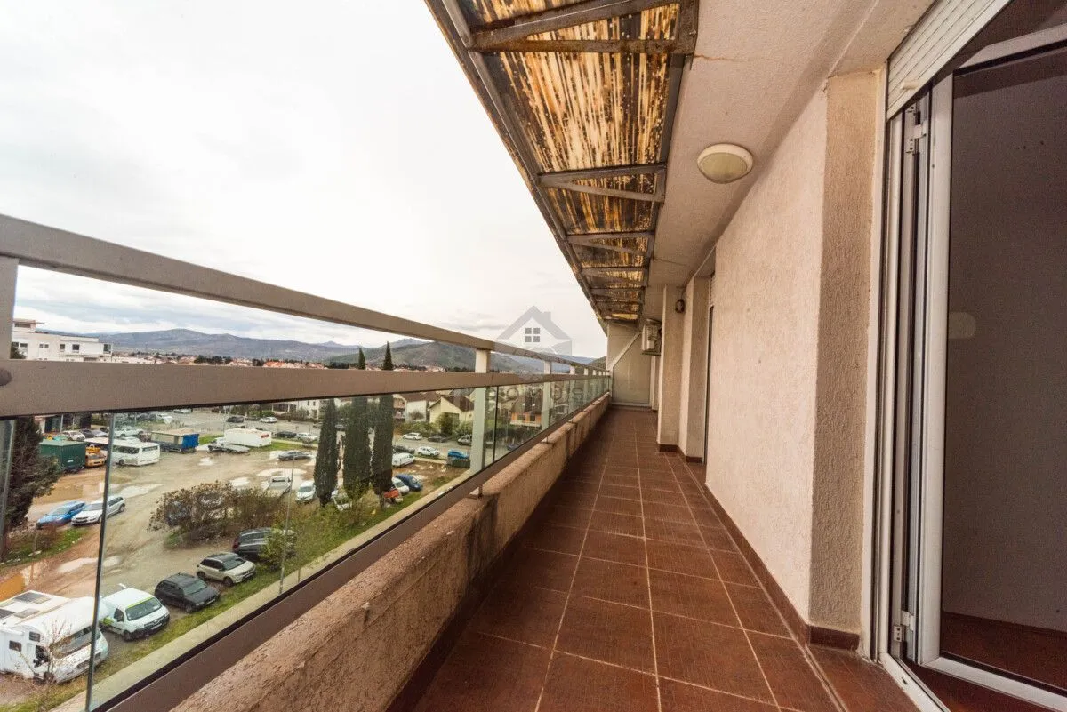 Prodaja, dvosoban stan, 70m², Blok 9, Podgorica