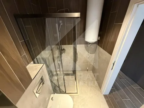 Rent, office space, 48m², Tološi, Podgorica - image 9