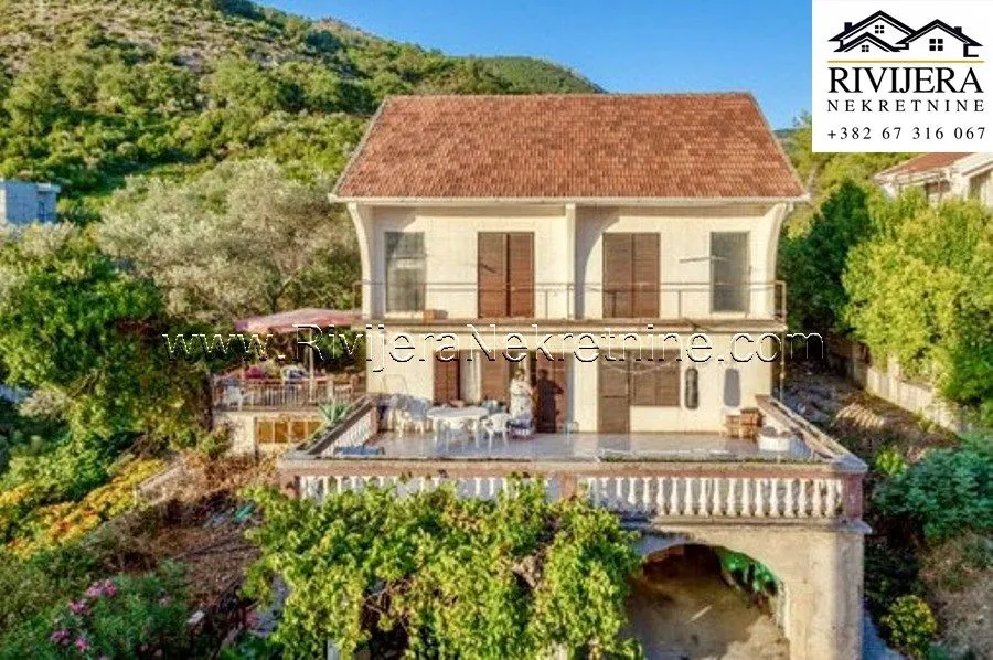 Sale, house, 136m², Kava, Tivat