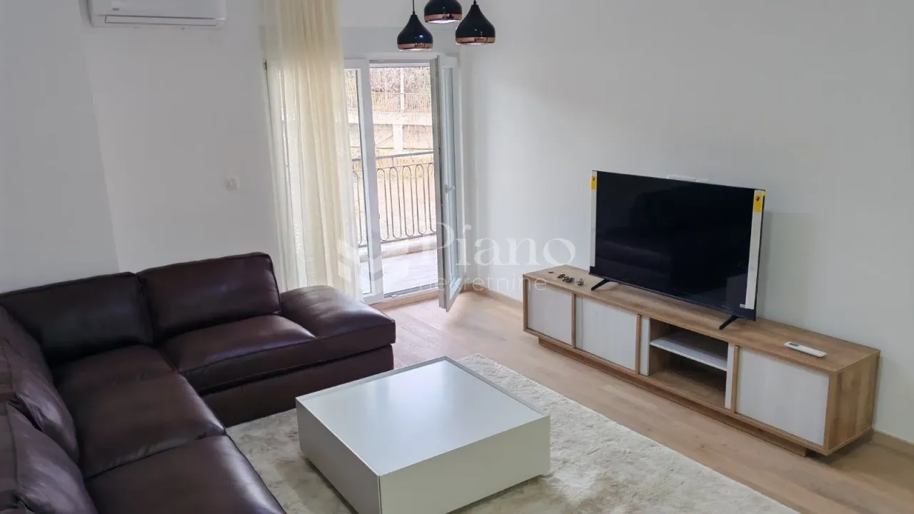 Izdavanje, dvosoban stan, 79m², Vezirov Most, Podgorica