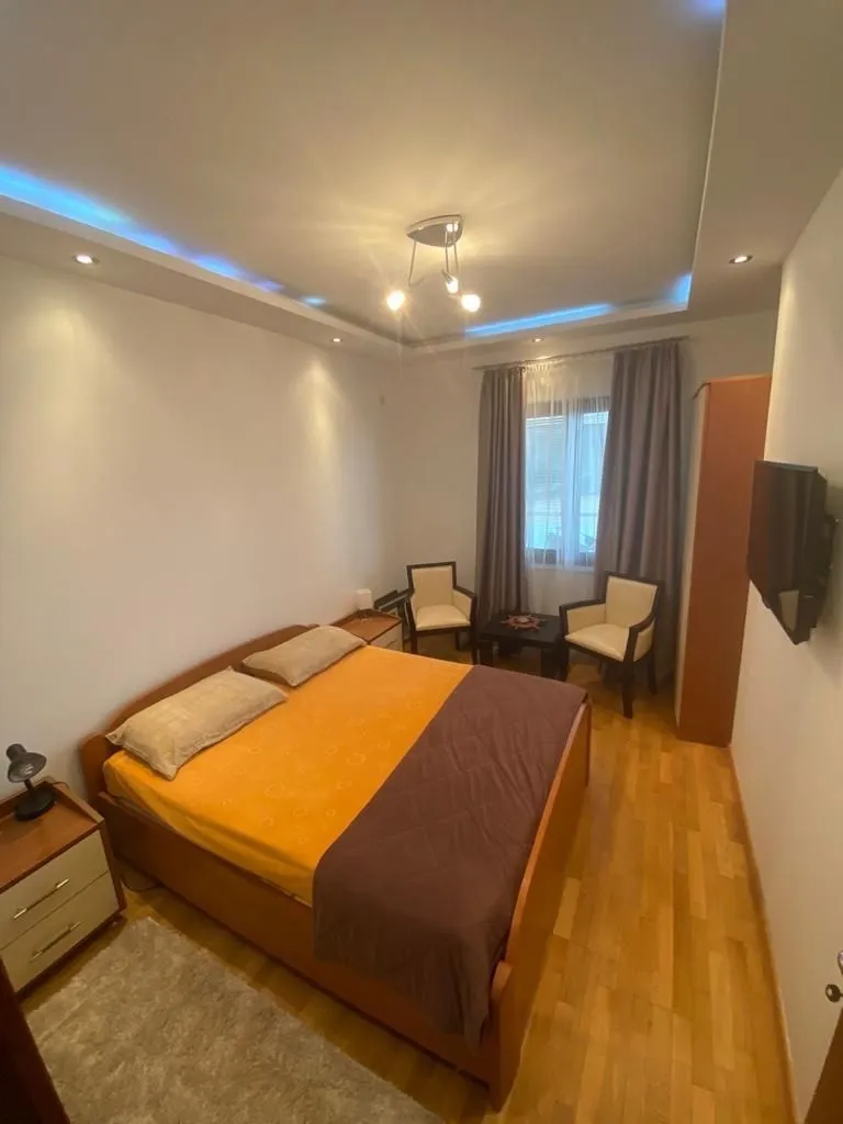 Rent, one bedroom apartment, 75m², Bečići, Budva
