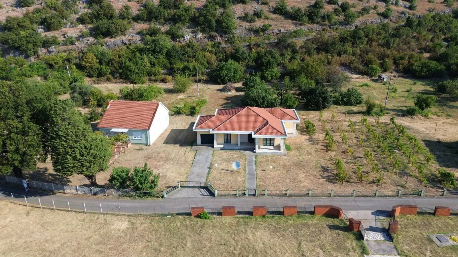 Prodaja, kuća, 200m², Podgorica, Crna Gora