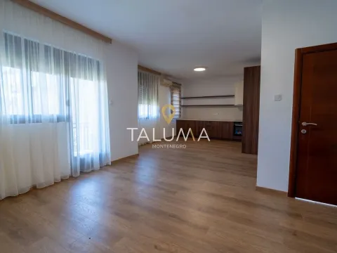 Rent, three bedroom apartment, 110m², City Kvart, Podgorica