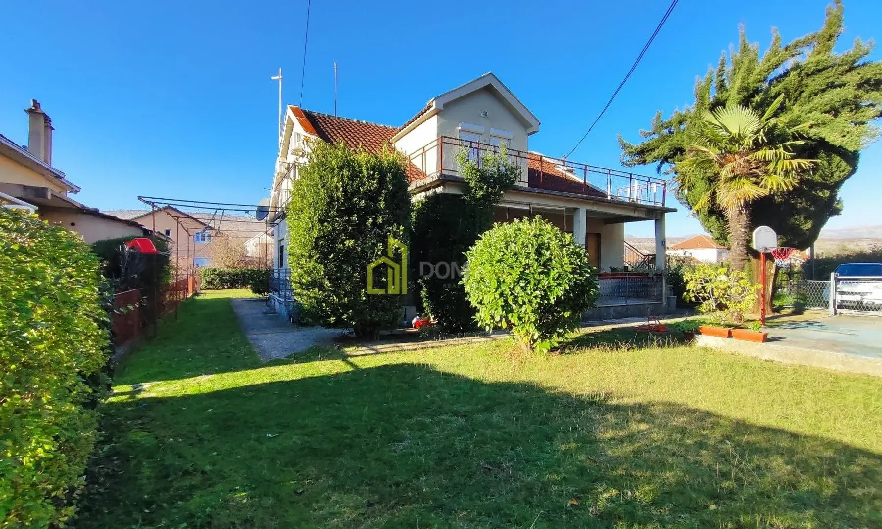 Prodaja, kuća, 250m², Tološi, Podgorica