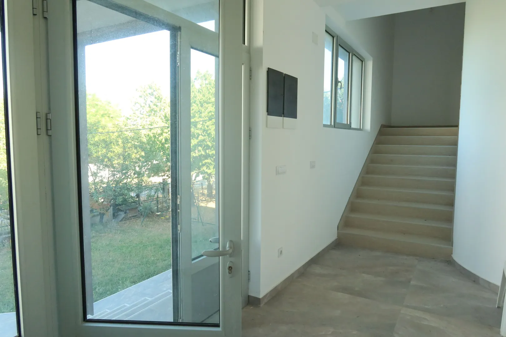 Rent, office space, 250m², Zemun Polje, Beograd