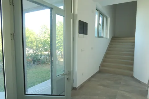 Rent, office space, 250m², Zemun Polje, Beograd - image 15