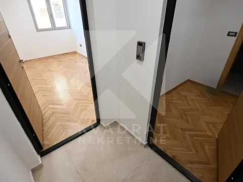 Izdavanje, poslovni prostor, 106m², Baston, Podgorica - image 9