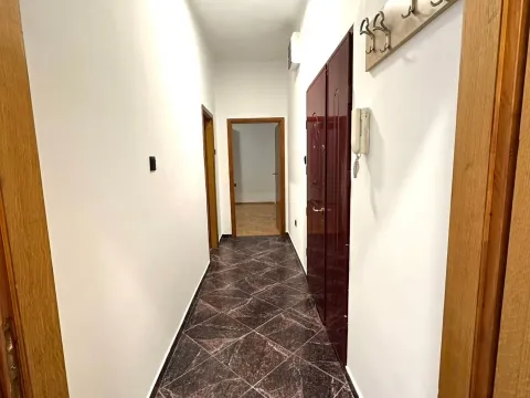 Rent, office space, 60m², Centar, Podgorica - image 6