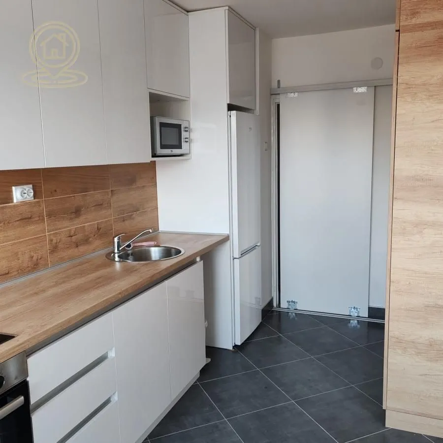 Izdavanje, dvosoban stan, 60m², Medijana, Niš