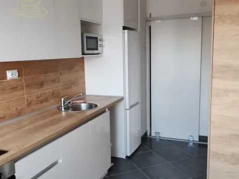 Izdavanje, dvosoban stan, 60m², Medijana, Niš