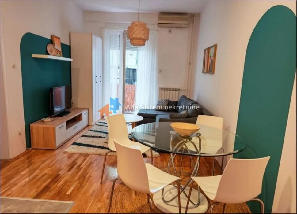Rent, two bedroom apartment, 40m², Stari Grad, Beograd